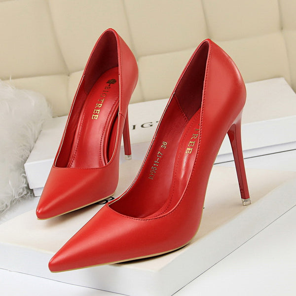 Classic pointed solid color high heels