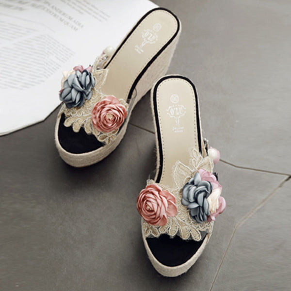 Pearl embellished flower platform slippers