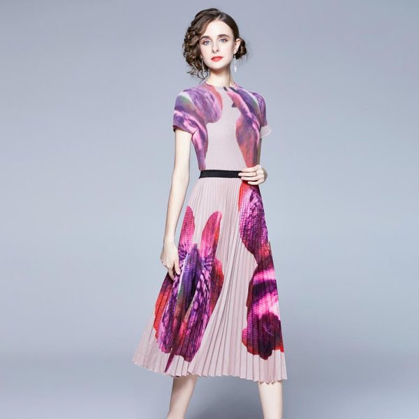 Stylish print mock neck long skeeve tops and pleated a-line skirts suits