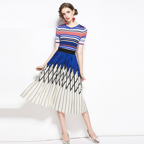 Crew neck striped skirt suits