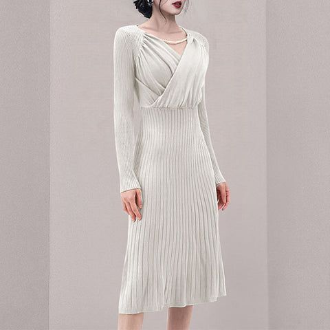 Long sleeve v-neck knitted plead dresses