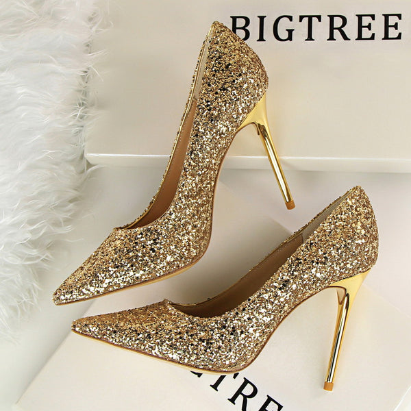 Pointed tor sequin low-fronted heels