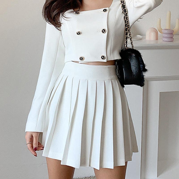 Square neck double-breasted short coats and high waist pleated skirts suits