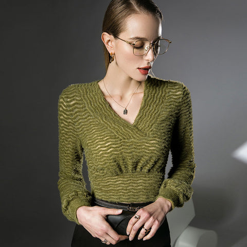 V-neck long sleeve knit top