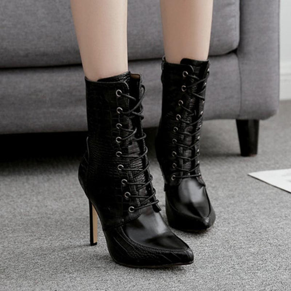 Pointed toe snake short boots