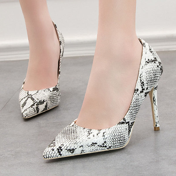 Low-fronted serpentine high heels