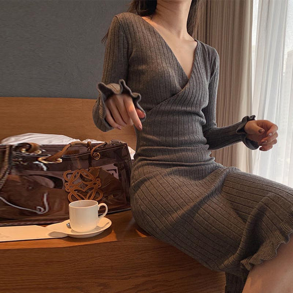 Stylish v-neck pleated knitting dresses