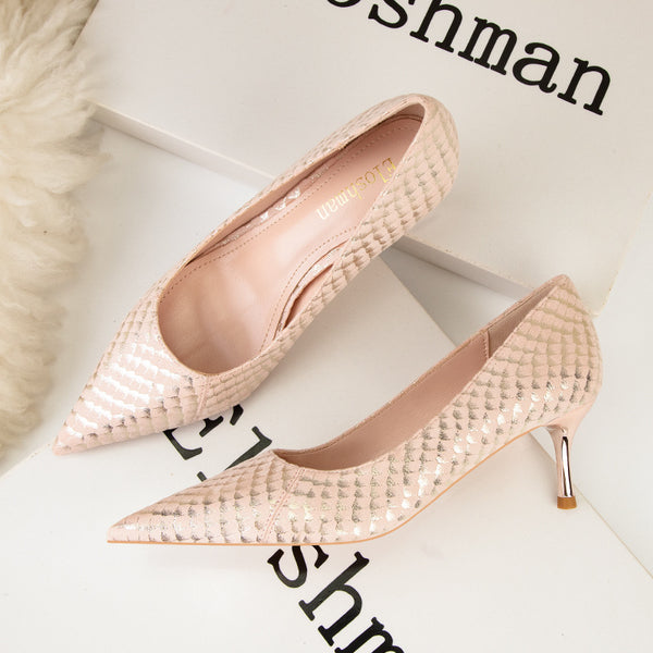 Fashion embossing suede pointed toe party pump shoes