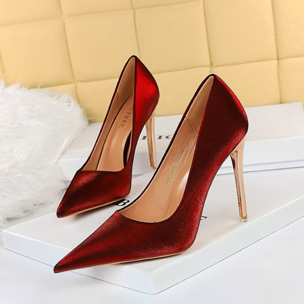 Sexy pointed toe low-fronted high heels