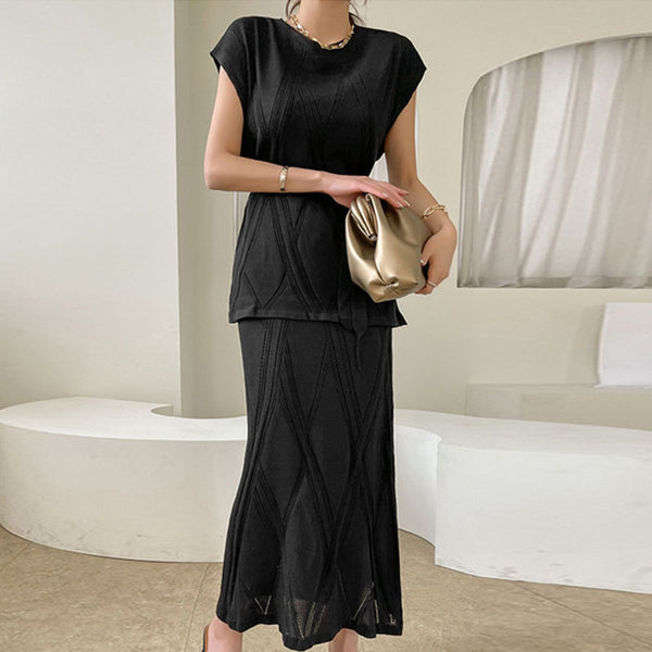 Black batwing sleeve top sheath skirt suits