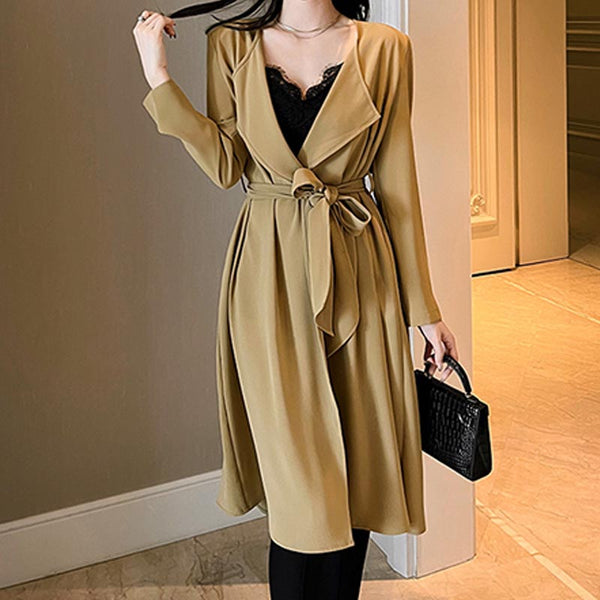 Brief solid lapel long sleeve belted trench coats